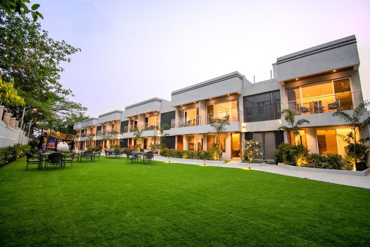 Meritas Aura Resort Lonavala Bagian luar foto