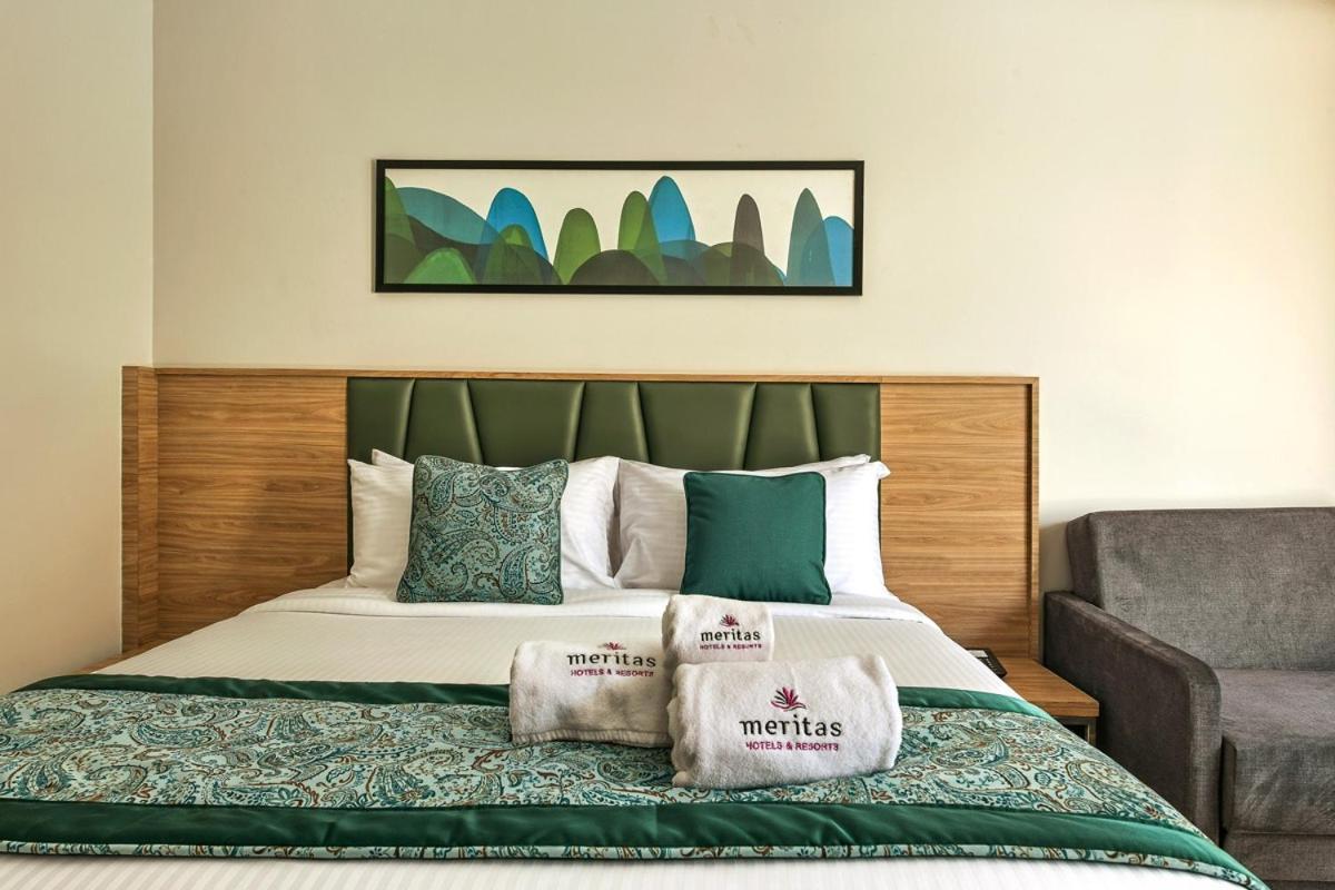 Meritas Aura Resort Lonavala Bagian luar foto