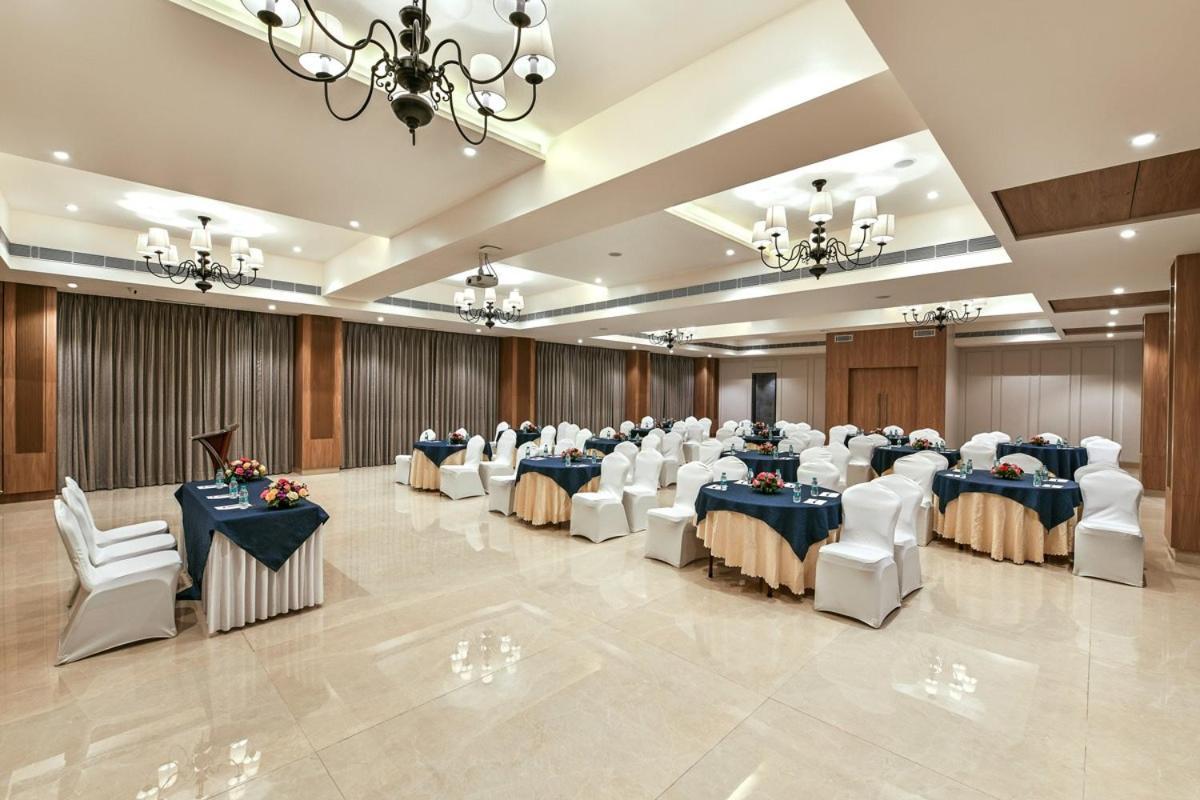 Meritas Aura Resort Lonavala Bagian luar foto